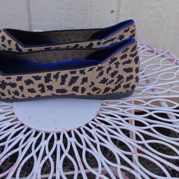 Rothys Leopard Animal Cheetah Jacquard Point Flats 6.5 Women's Flats - Picture 4 of 11